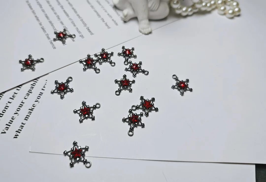 雨宝严选· DIY P127 五角星环绕设计感暗黑风单吊吊坠