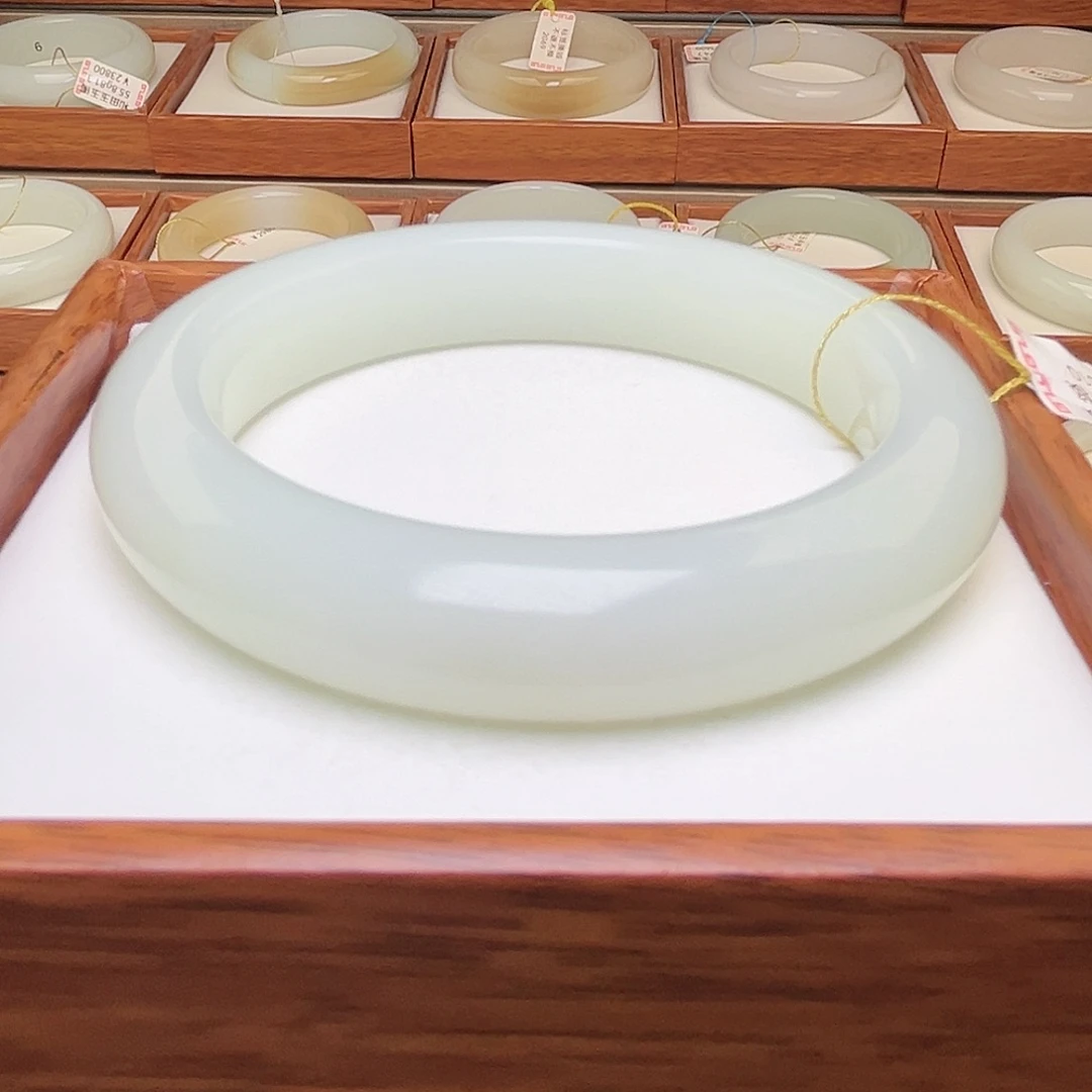 和田玉手镯未镶嵌57