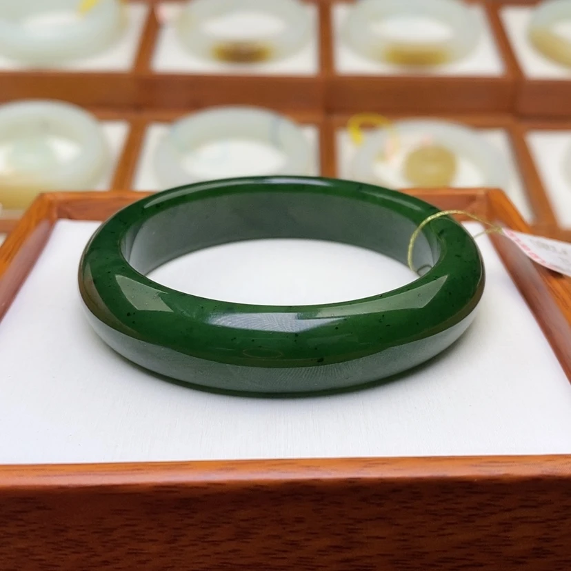 【闪购商品】和田玉手镯未镶嵌52