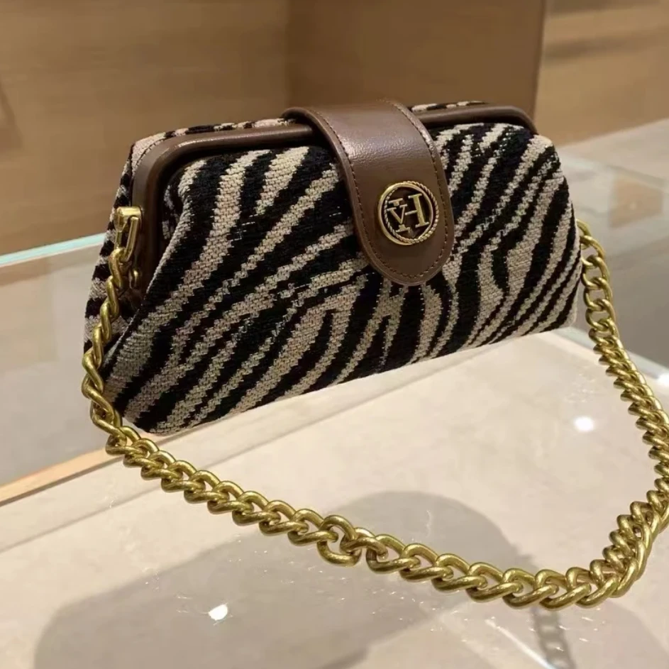 2024新款女士斜跨包ccc