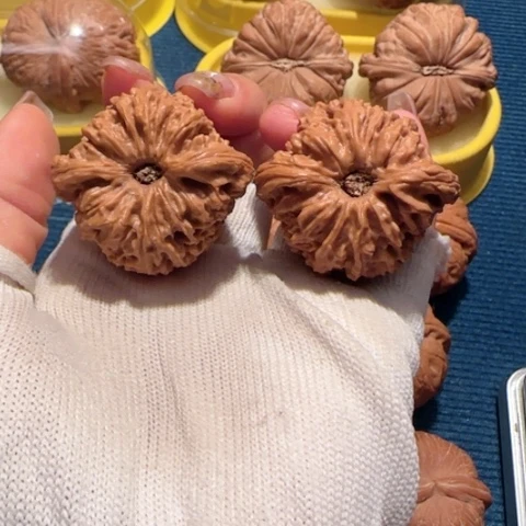 桃核吊坠?*魏39微修南疆石