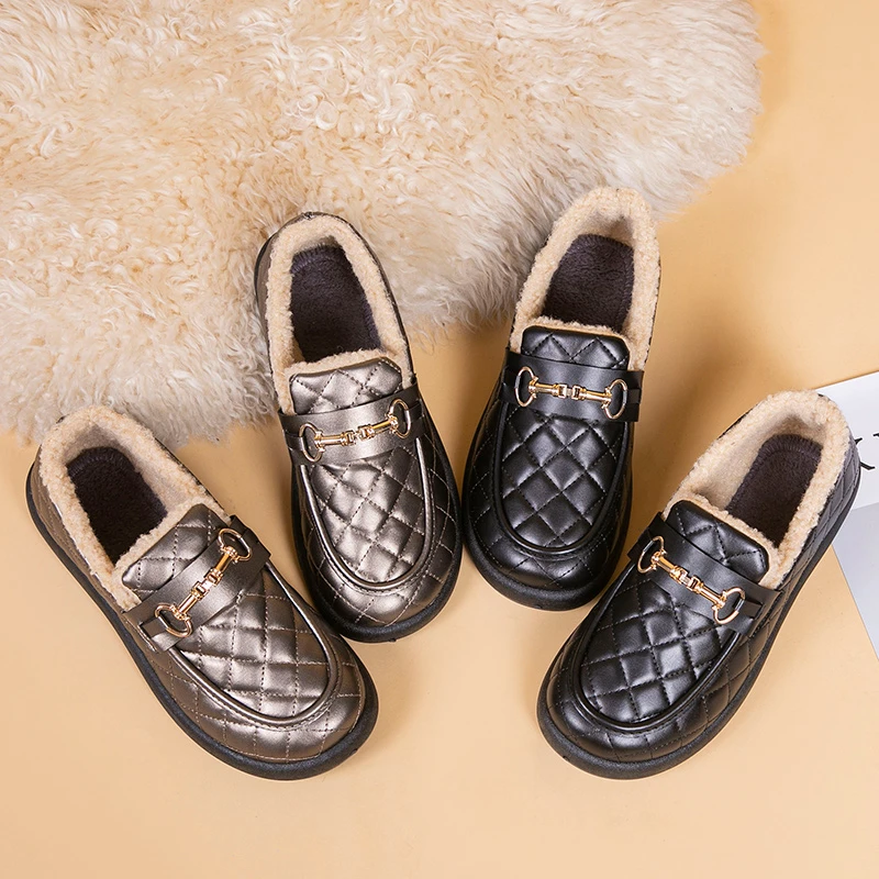 女士冬季皮面加厚加绒时尚潮流保暖舒适百搭休闲软底防滑乐福鞋