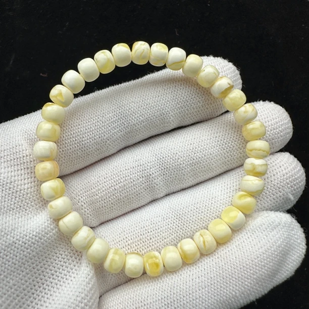 G1557天然蜜蜡 6*4.8mm瓷白花老型手串 支持鉴定 假一罚四