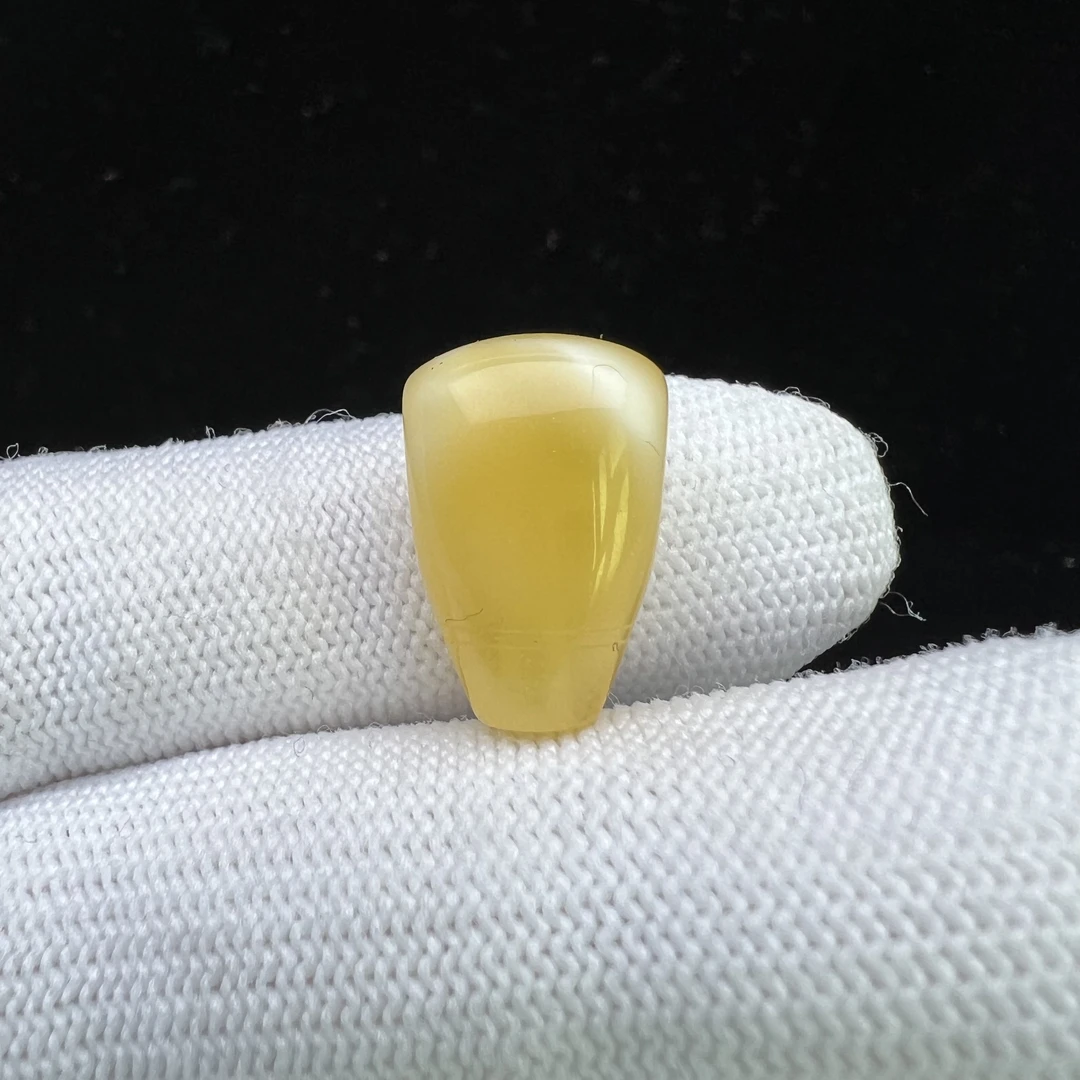 Y7879天然原矿蜜蜡 金绞蜜三通 12*17.7mm 1.3克  30克价