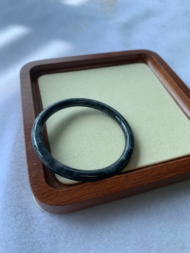 天然翡翠A货 乌鸡叮当手镯58-59圈 细条玉镯个性时尚