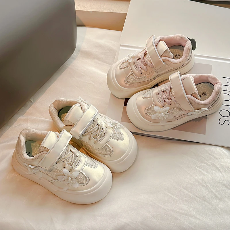 女童运动鞋加绒二棉秋冬新款韩版可爱小花朵时尚百搭公主风小白鞋