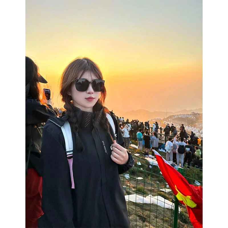 桑延冲锋衣女款vfc机能工装防水美式户外潮流连帽情侣款登山服潮