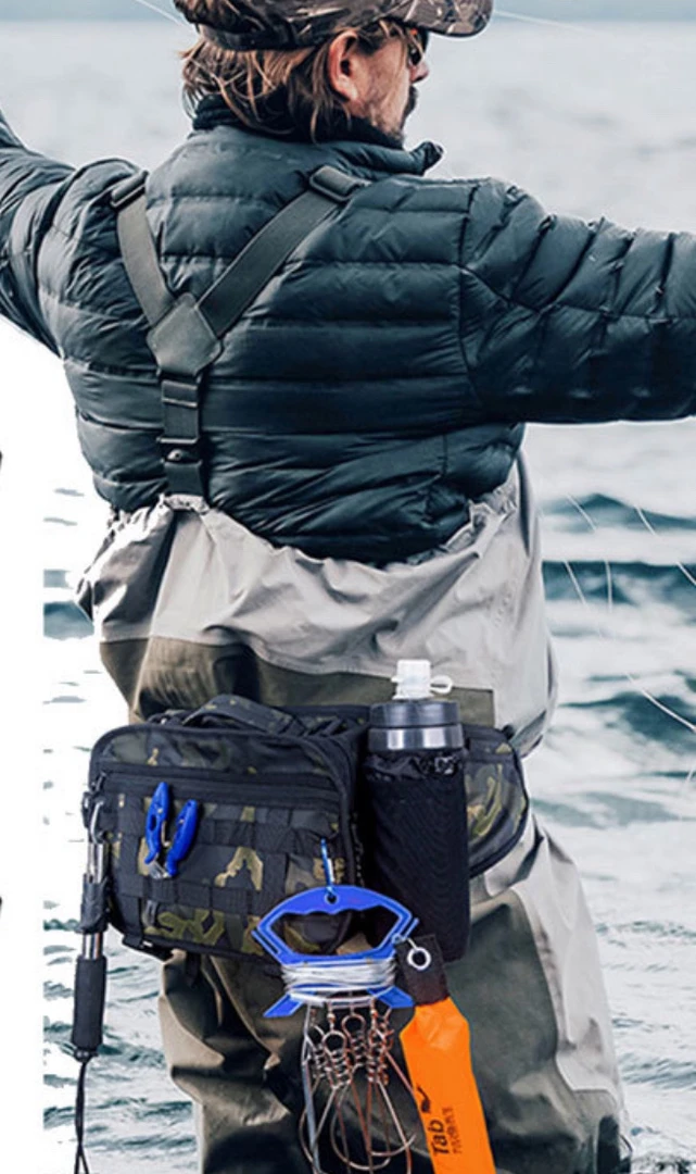 新款24夏季轻便路亚包多功能钓鱼包插杆迷彩户外单肩斜跨路亚腰包