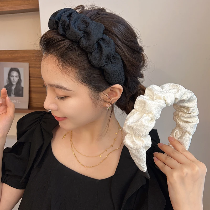简约褶皱布艺发箍女2023新款高级感洗脸压发ins宽边发卡子头花