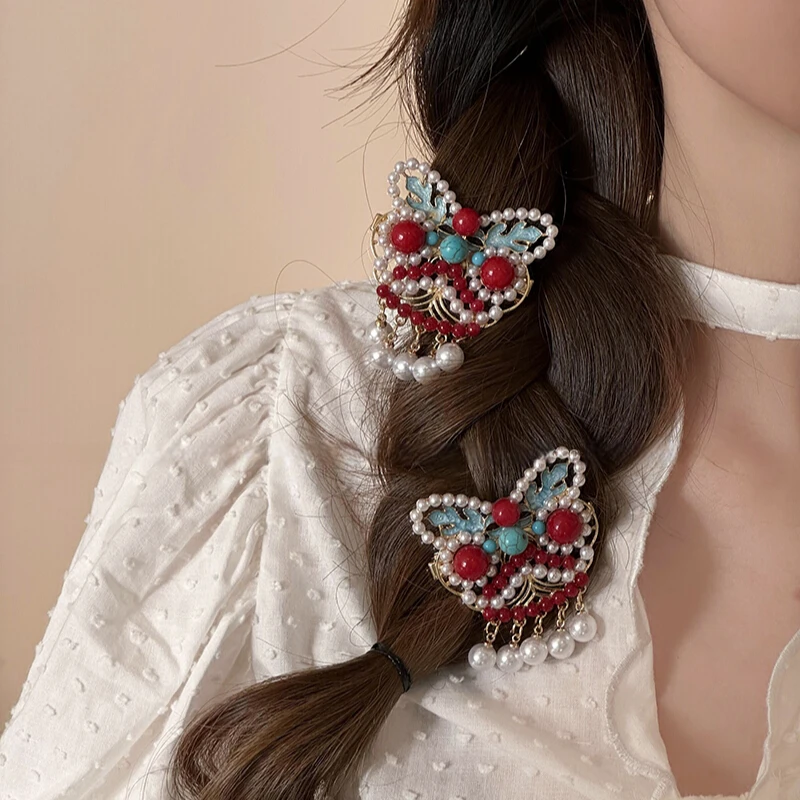 设计感龙年醒狮红色女毛绒珍珠流苏马尾夹秋冬气质侧边夹子头饰品