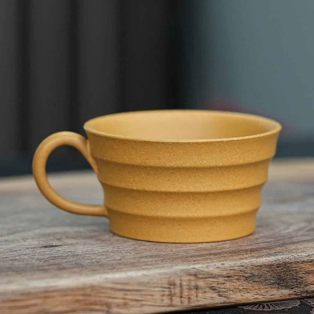 宜兴原矿黄金段手工制光素手把杯 家用主人杯