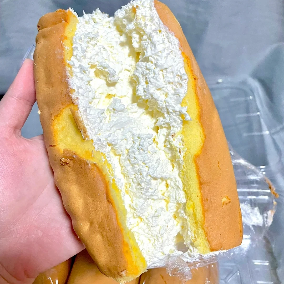 老式奶油蛋糕卷怀旧零食童年面包早餐奶酪包网红奶油虎皮瑞士卷