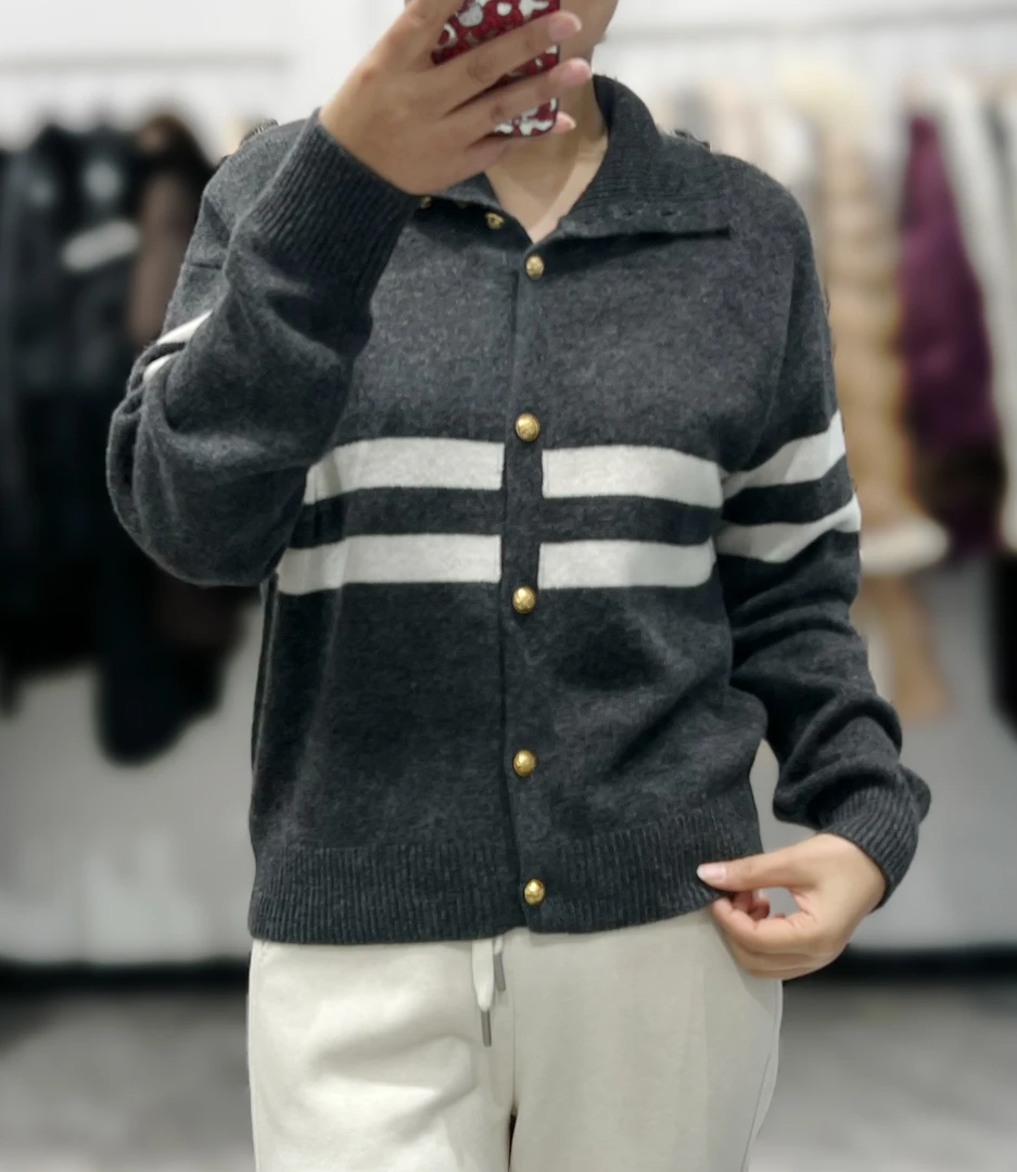 《Kin.轻奢服饰》新款欧货条纹灰色高领羊毛软糯开衫