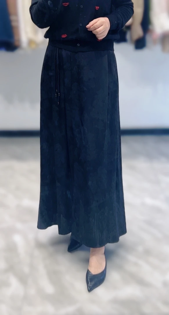 《Kin.轻奢服饰》欧货提花工艺手工盘扣流苏点缀前开衩马面裙特价