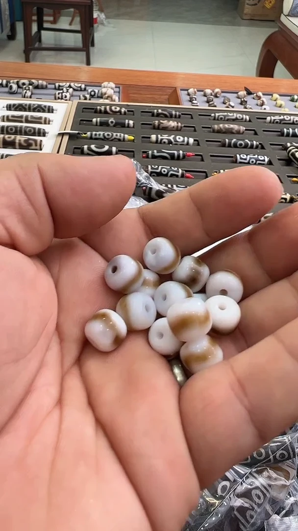 【闪购商品】玛瑙/玉髓单颗未镶嵌虎牙单颗