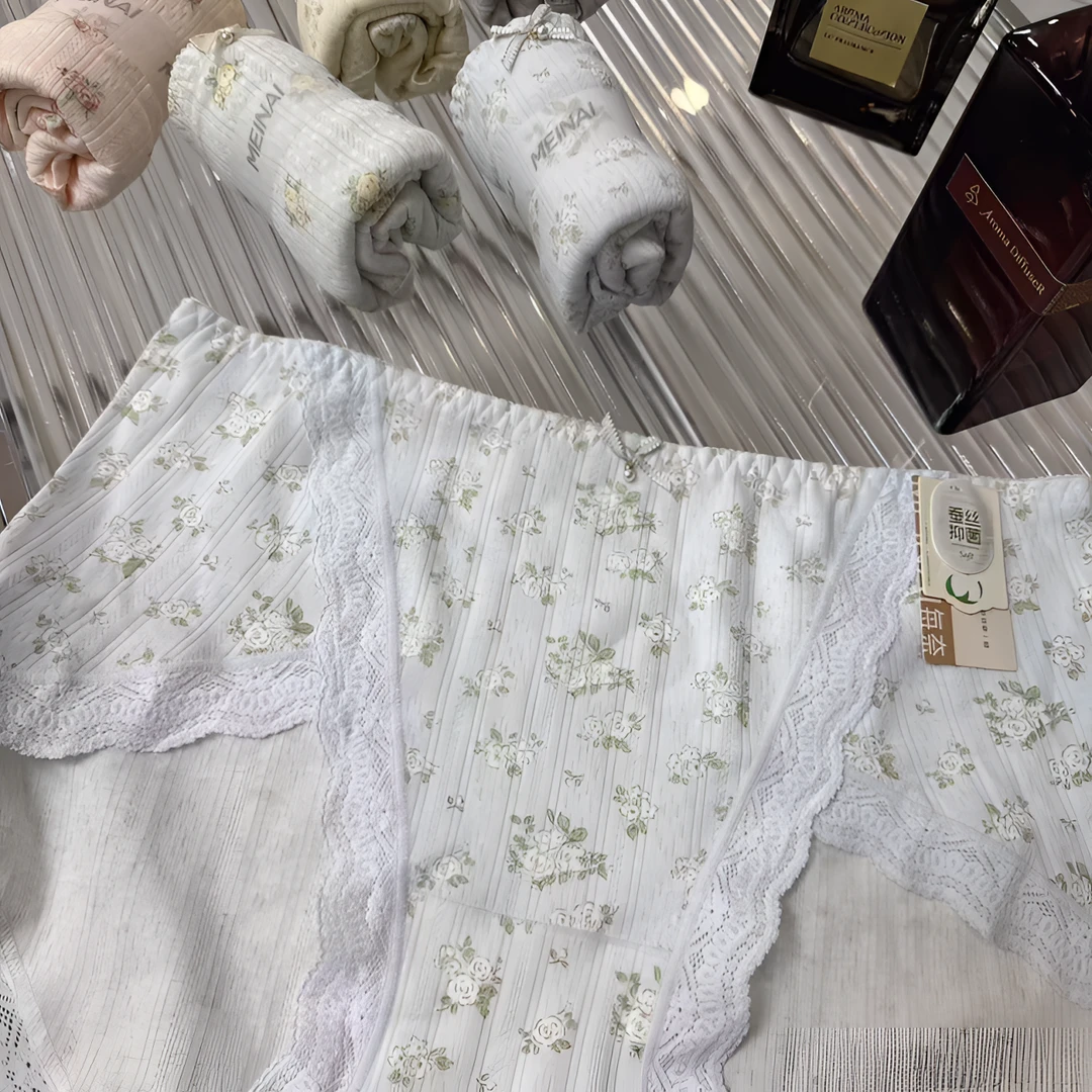 爆美! 主推新品每奈韩系中腰碎花桑蚕丝底档女士内裤婴儿棉【6059】