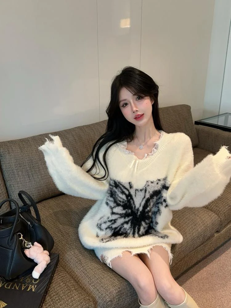 百搭复古软糯毛衣女学生秋冬新款白色宽松慵懒V领破洞针织衫上衣