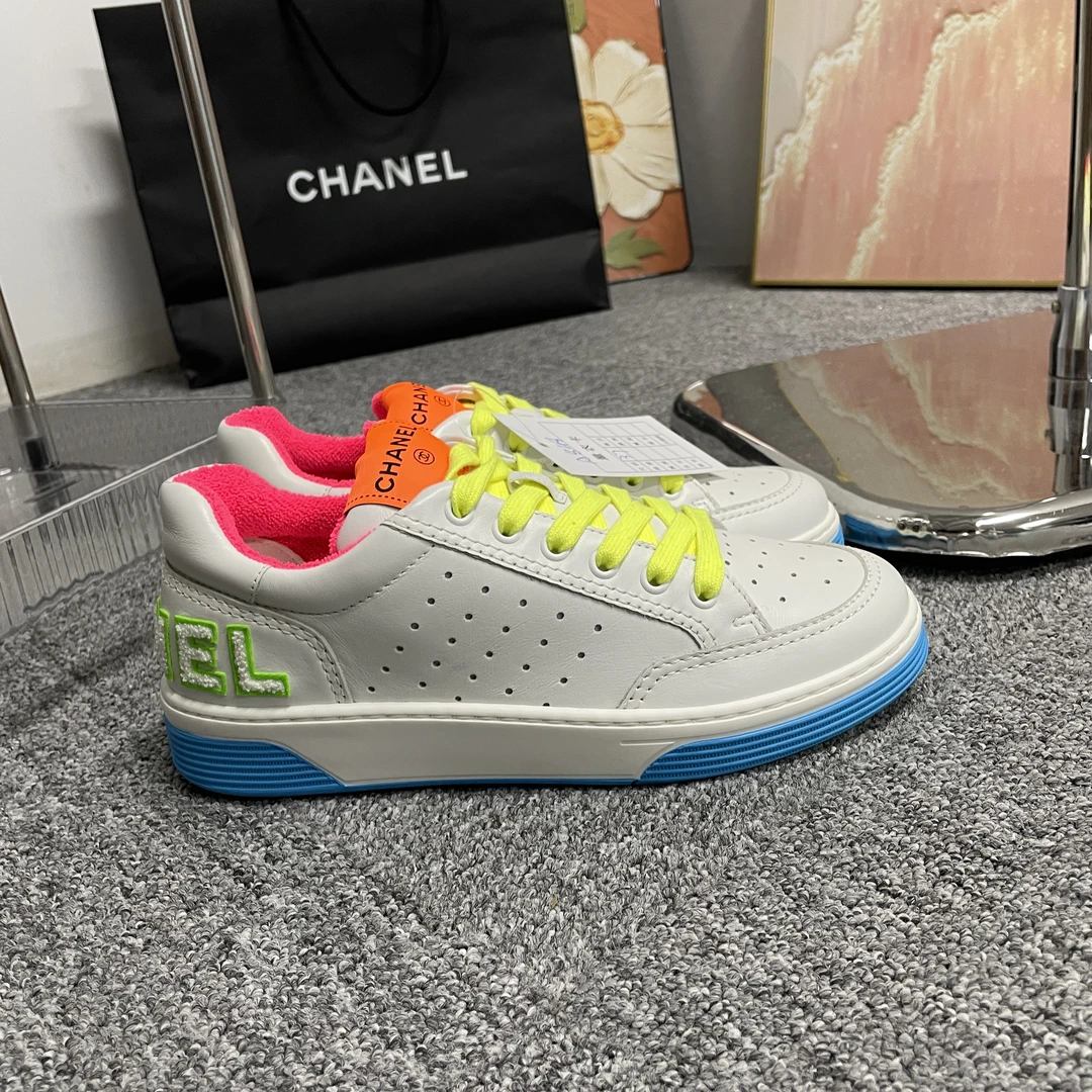 chanel 白色 彩色 平底鞋 99新 37码 A848
