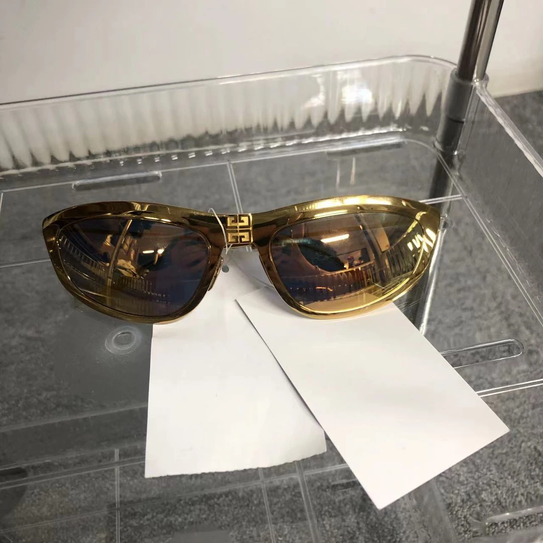 99新 Givenchy/纪梵希 Givenchy 金色框 墨镜 99新 A1072