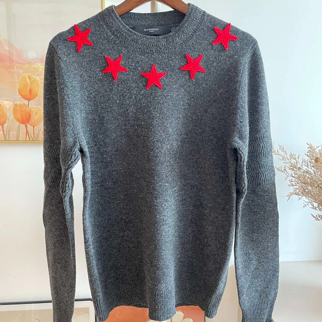 Givenchy 灰色 羊毛衫 99新 s码 A136
