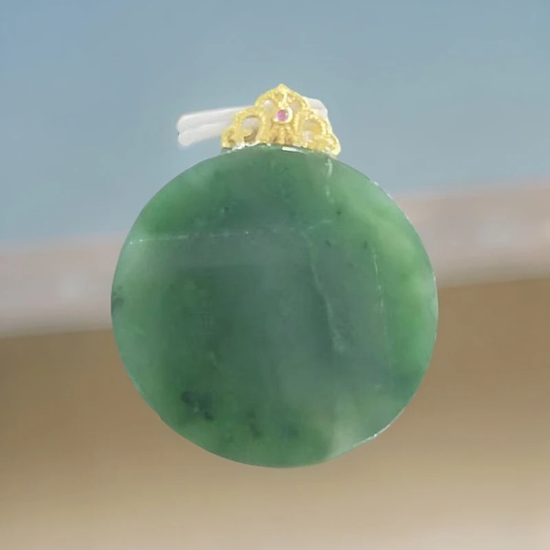 （库存处理）--和田玉苹果绿碧玉圆牌无事牌项链Y2256