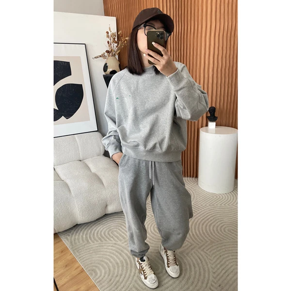 卫衣Rj042129 卫裤Rj052129。客供面料！后背汽车字母印花卫衣。