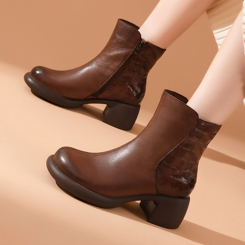 真皮妈妈靴子女春秋款短靴2024新款中跟中年冬季皮鞋加绒保暖棉鞋