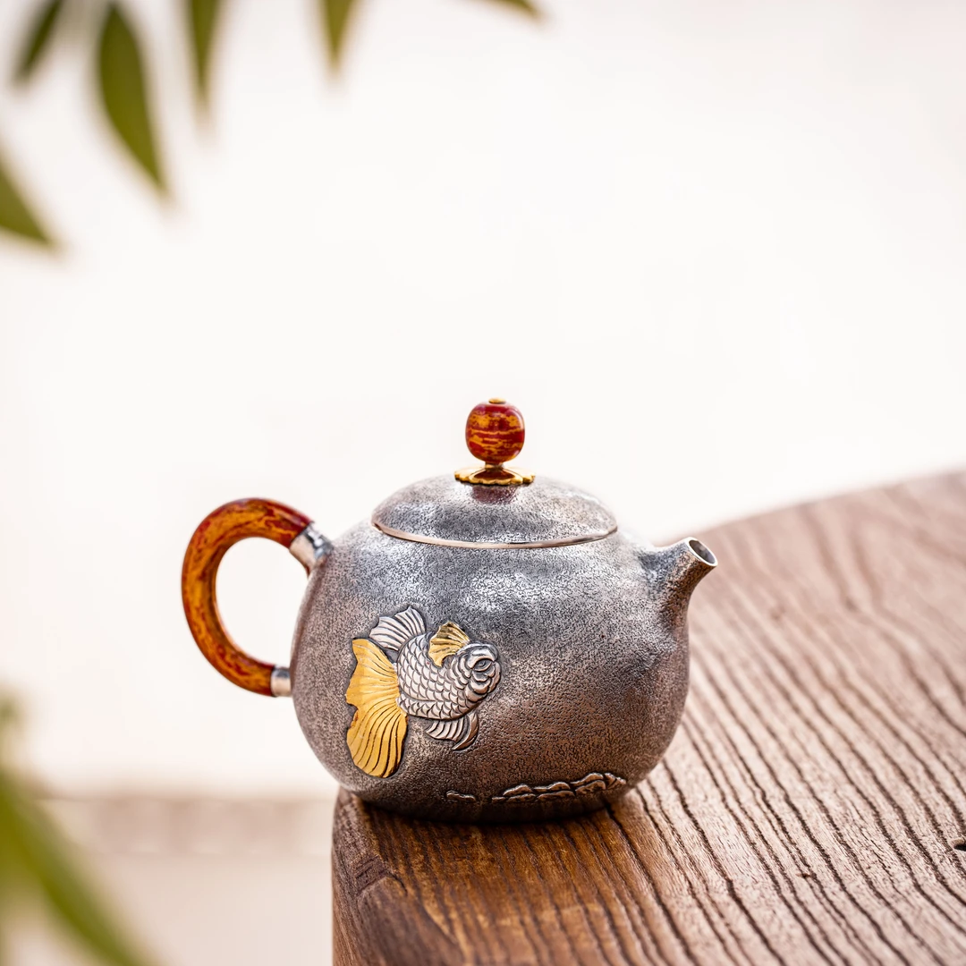 蜂鸟工坊 名匠优选 漆把漆钮麻纹金鱼錾刻苹果小壶 MJYXA1132