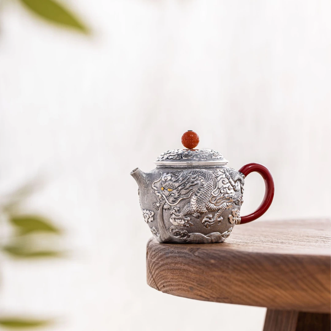 蜂鸟工坊年号麻纹漆把錾刻龙凤茶壶龙吐水银壶 SWA18052