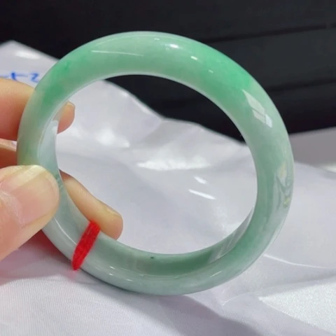 翡翠手镯未镶嵌正52.5