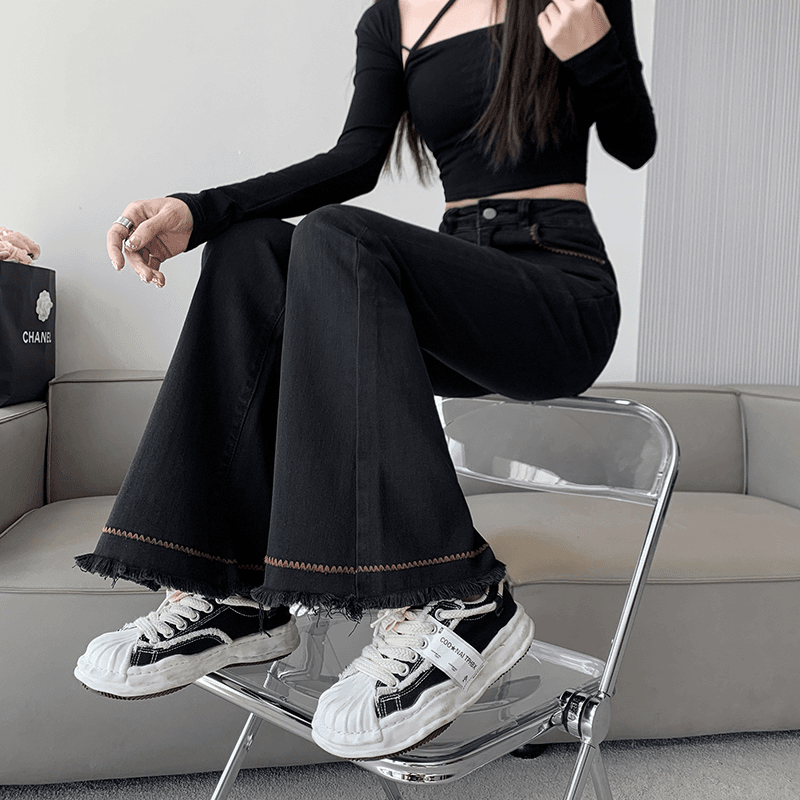 唐采儿黑色高腰微喇牛仔裤女2023秋冬新款修身显瘦弹力复古喇叭裤