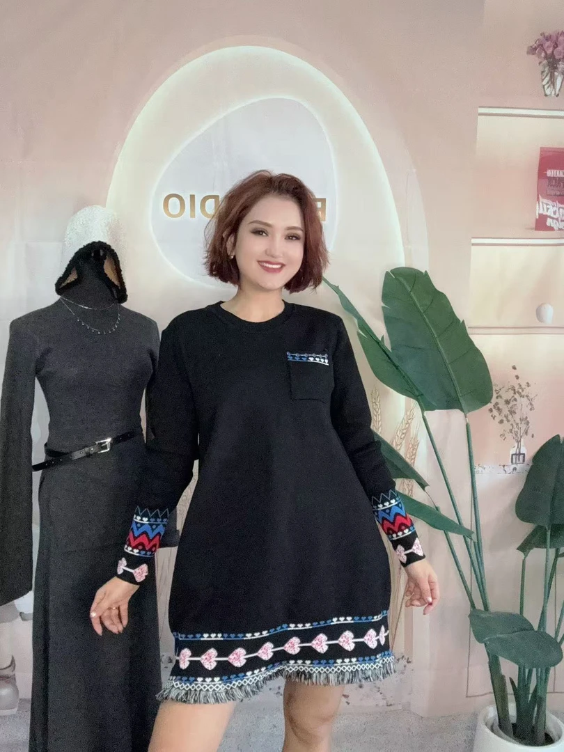 洋气针织连衣裙女打底毛衣2024秋冬新款大码时尚春秋裙子