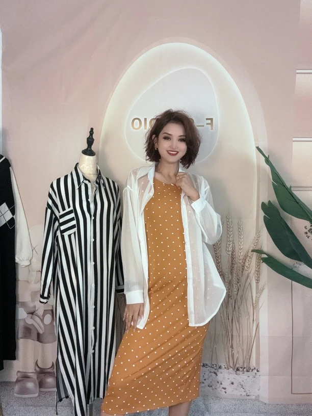 女装设计感宽松防晒薄款衬衫外套夏季胖mm显瘦别致开衫小上衣