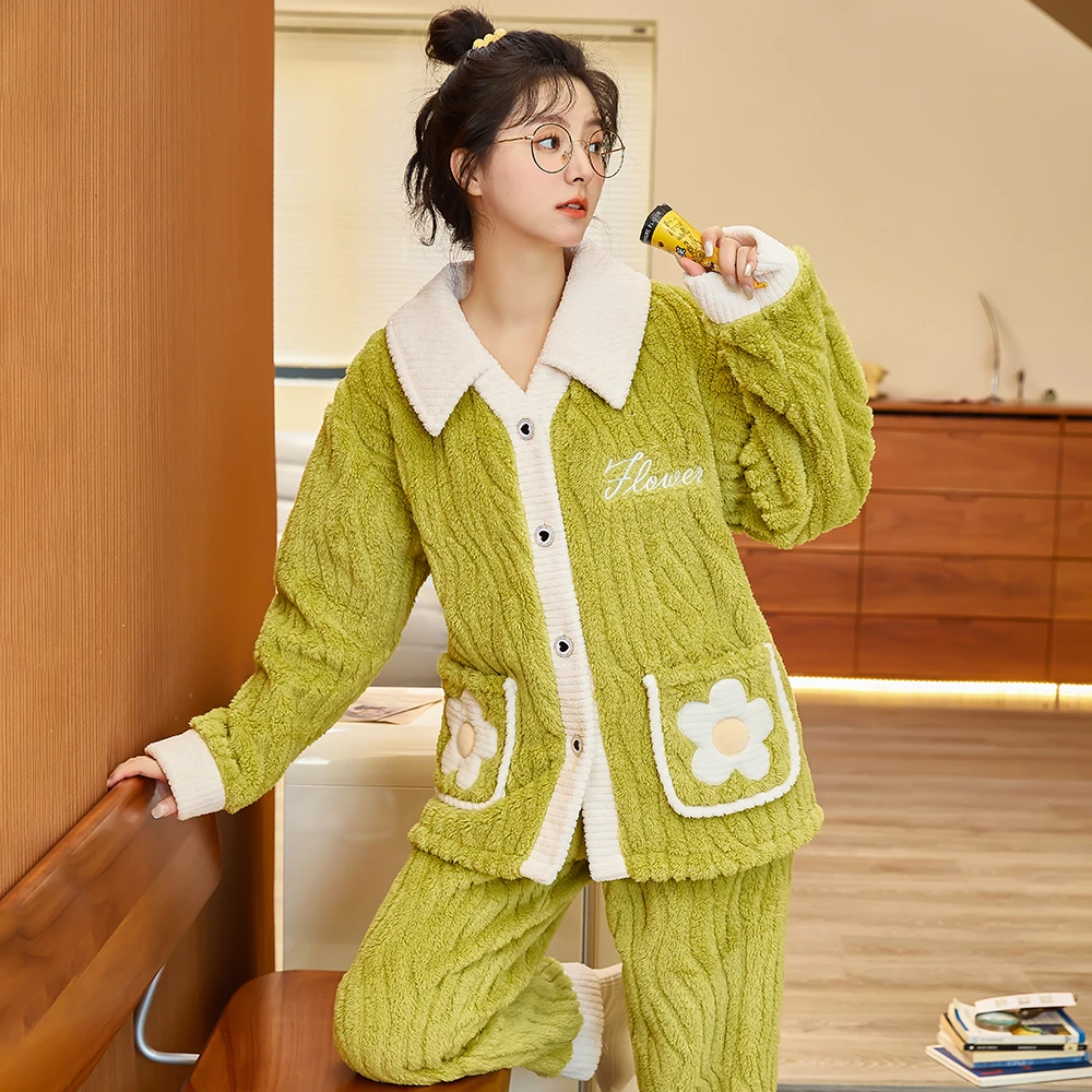 睡衣女秋冬季冬天加绒加厚款保暖法兰绒家居服大码珊瑚绒冬款套装