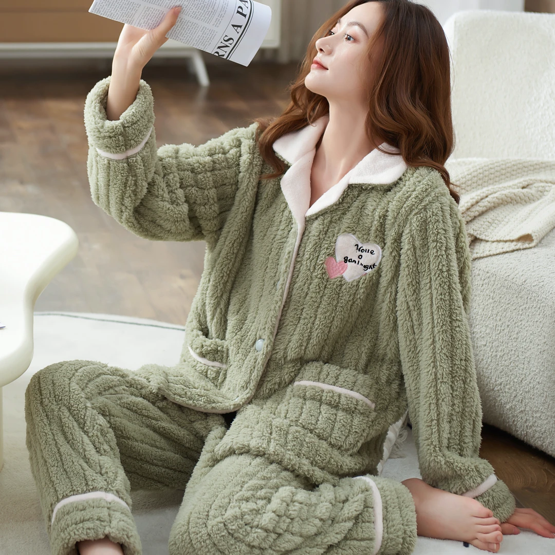 新款睡衣女秋冬款冬季珊瑚绒家居服法兰绒加厚款大码加绒保暖套装