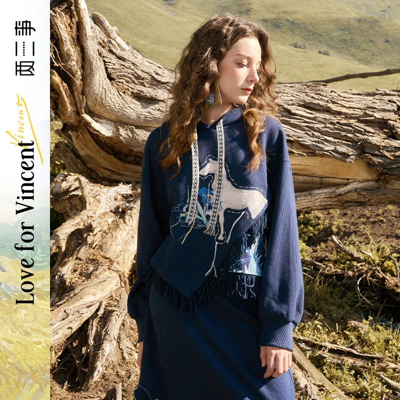 两三事梵高（上衣）白驹空谷2025秋新款刺绣流苏不对称下摆卫衣长袖