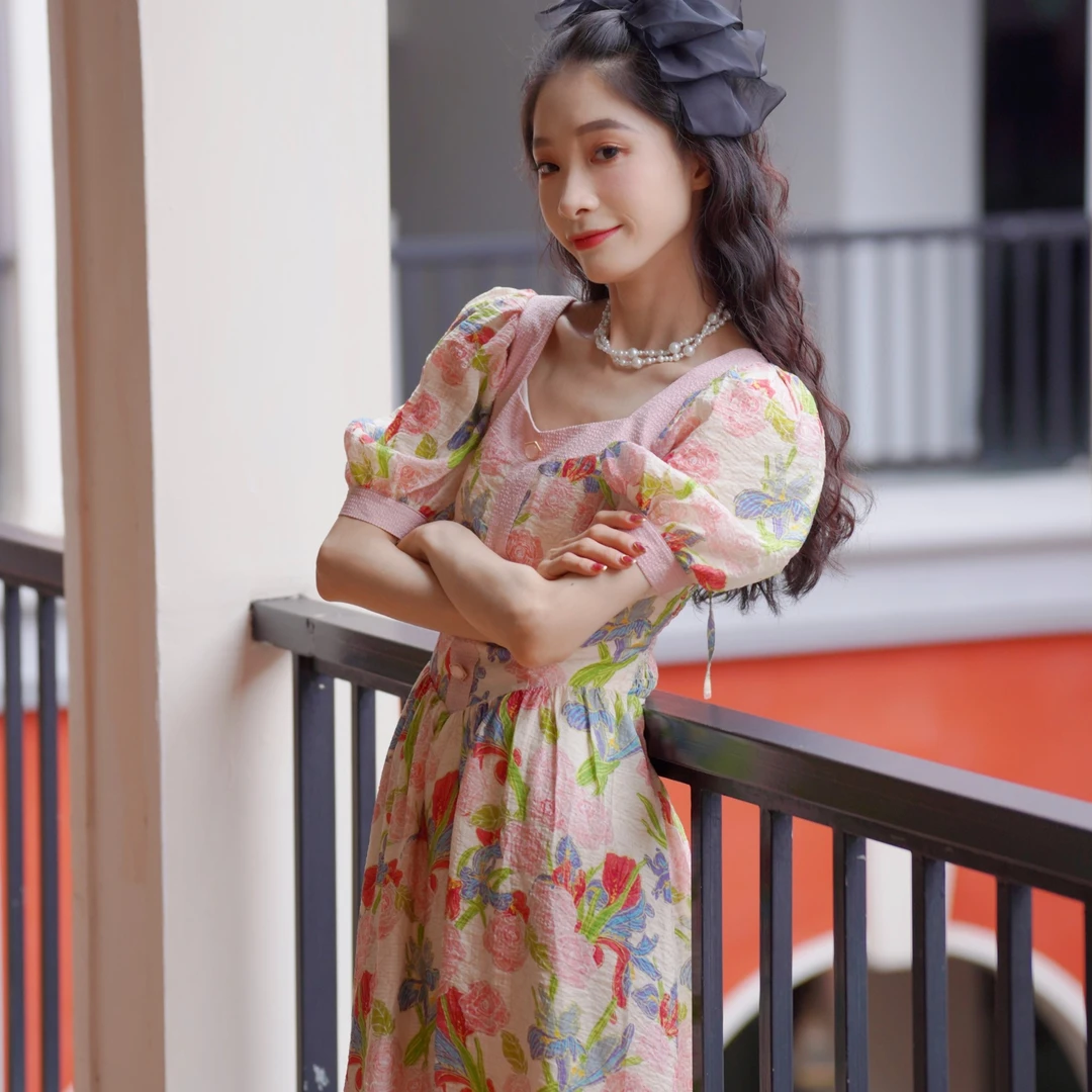 两三事爱的誓言甜美法式气质显瘦方领中长款穿搭莫奈花园风连衣裙