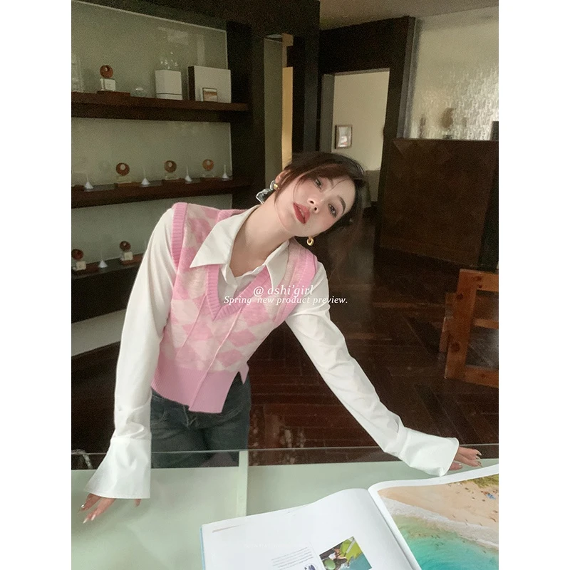 大于诗集 学院风菱格纹v领短款针织马甲女开叉下摆小个子背心毛衣