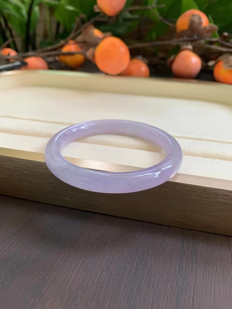 冰紫圆条手镯，细腻种水足，冰透水灵，种老刚性强，满圈冰紫，颜色美