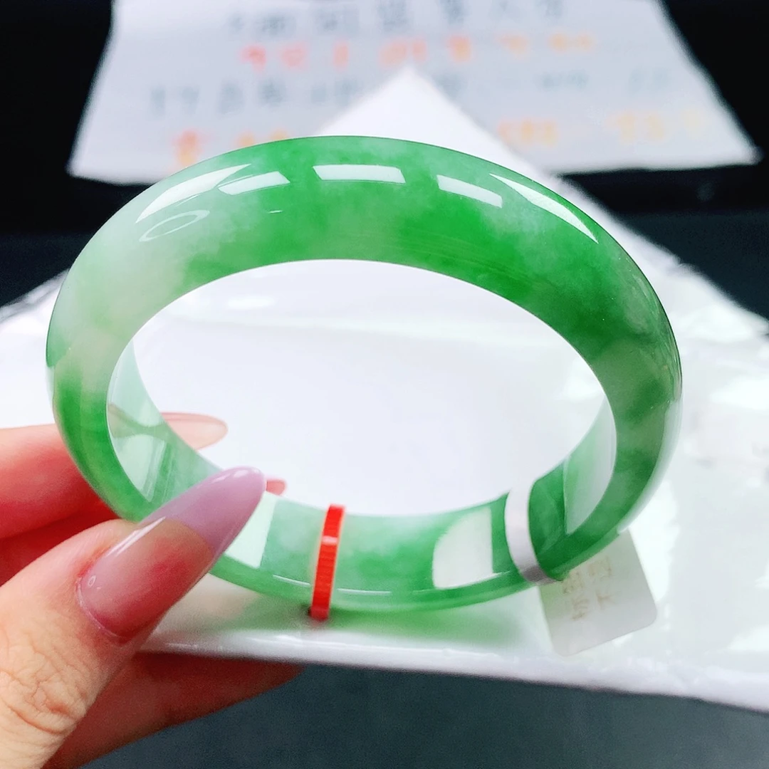 翡翠手镯未镶嵌57.9圈