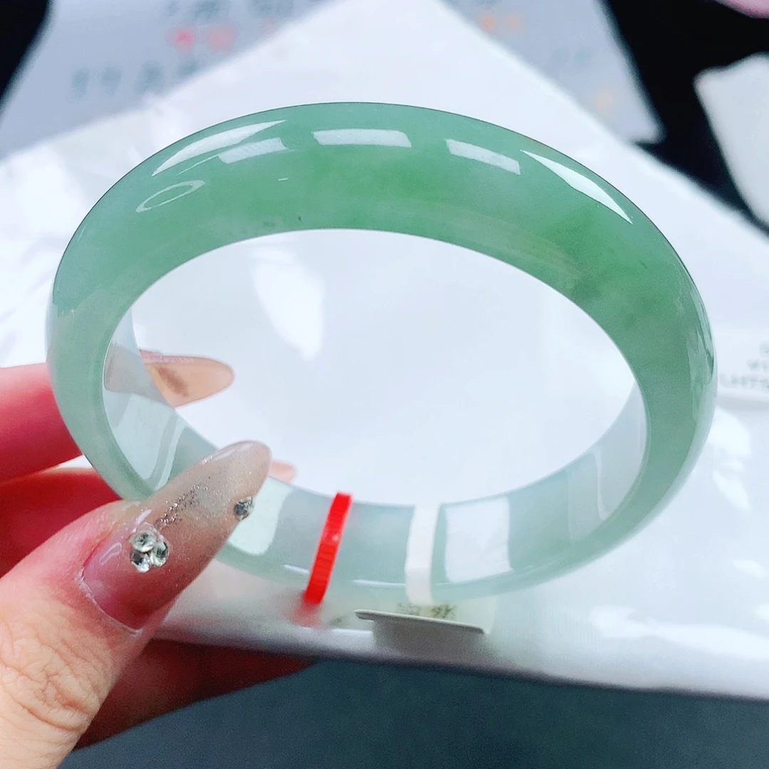 翡翠手镯未镶嵌57圈