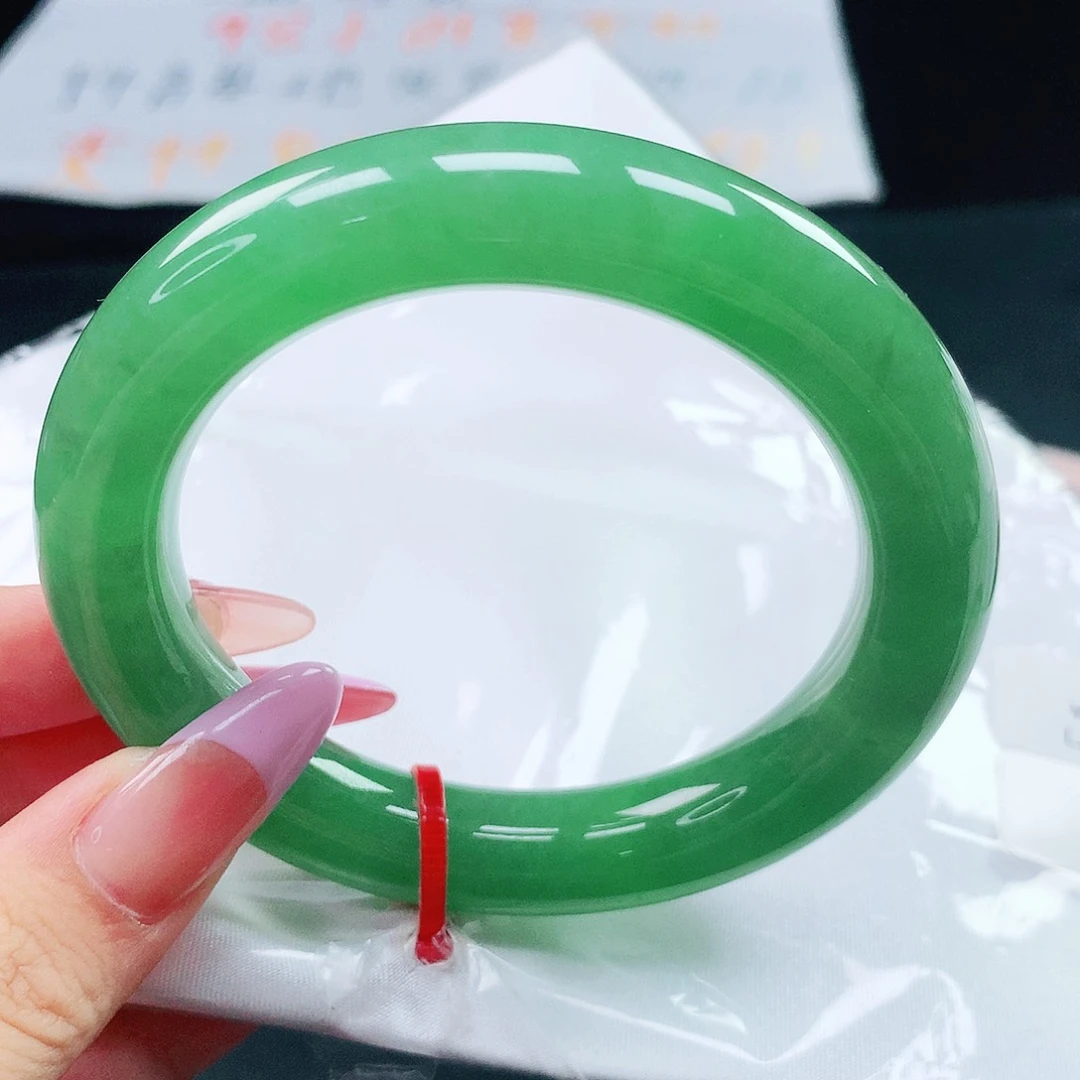 翡翠手镯未镶嵌56圈