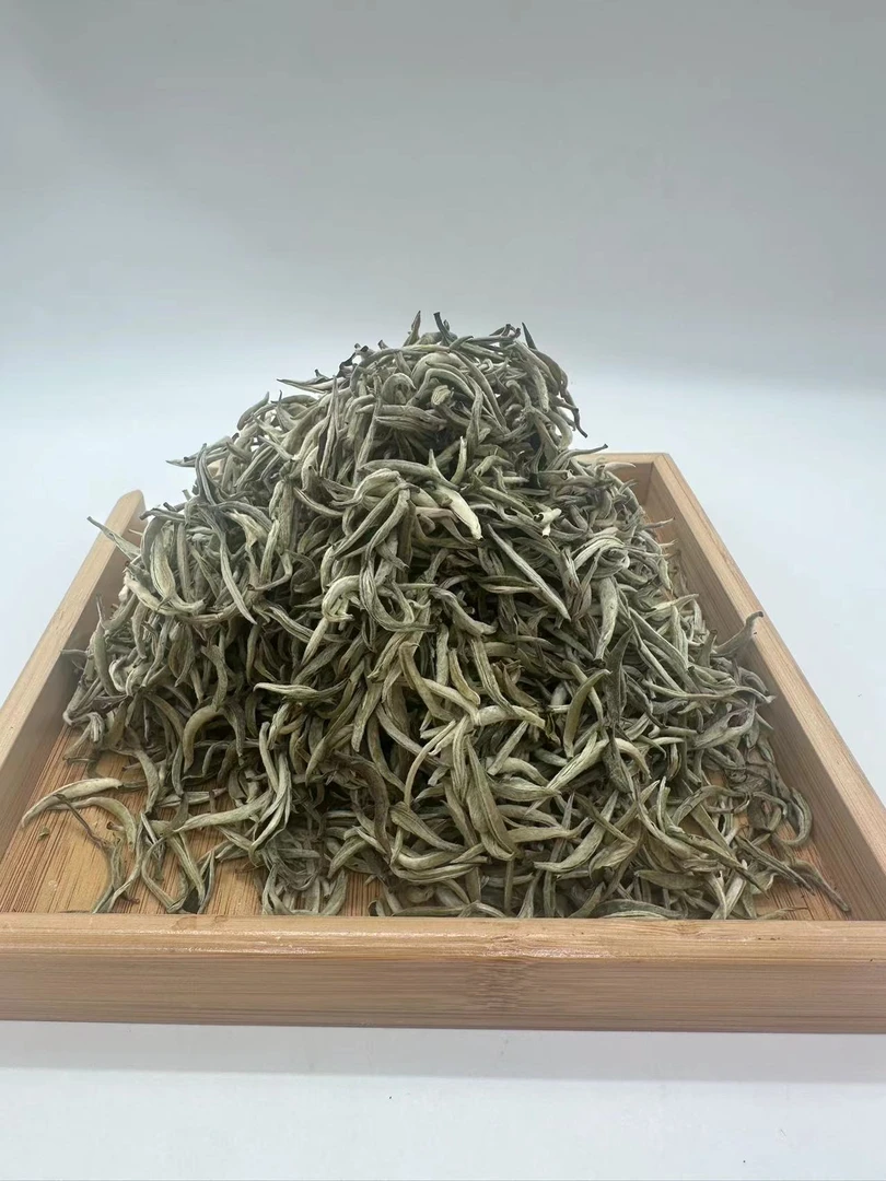 云南普洱茶 2024年白毫银针一包200g