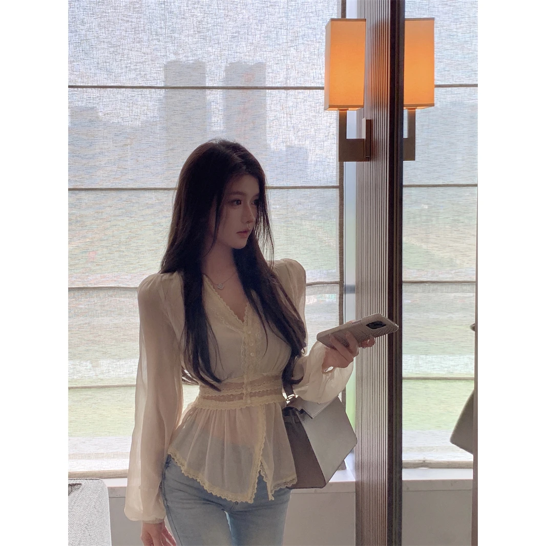 法式气质别致绝美设计感蕾丝纯欲衬衫绝美泡泡袖高级感百搭上衣女