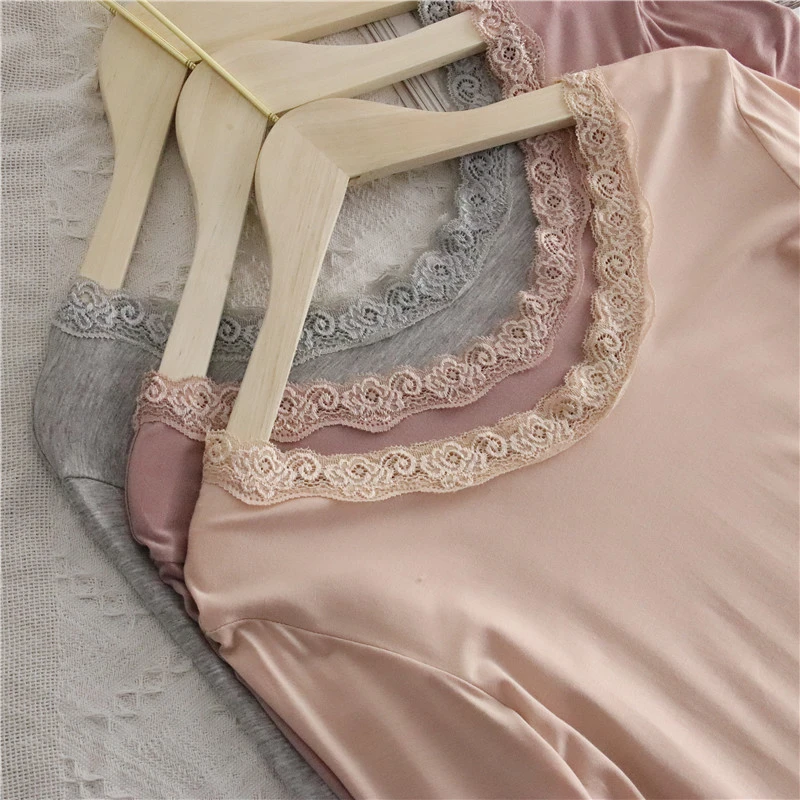 黑色莫代尔打底衫女2023年秋冬新款西装内搭时尚洋气蕾丝长袖上衣