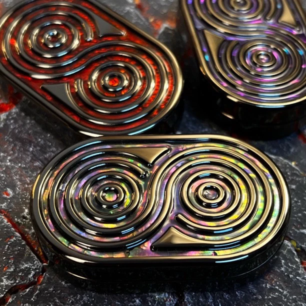 律动指尖陀螺机械推牌EDC解压玩具办公室金属手感指上谈兵