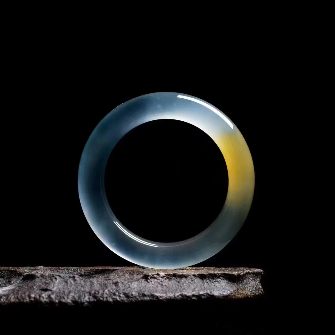 鸿之翠珠宝店手镯定制    ，图片仅供参考勿拍