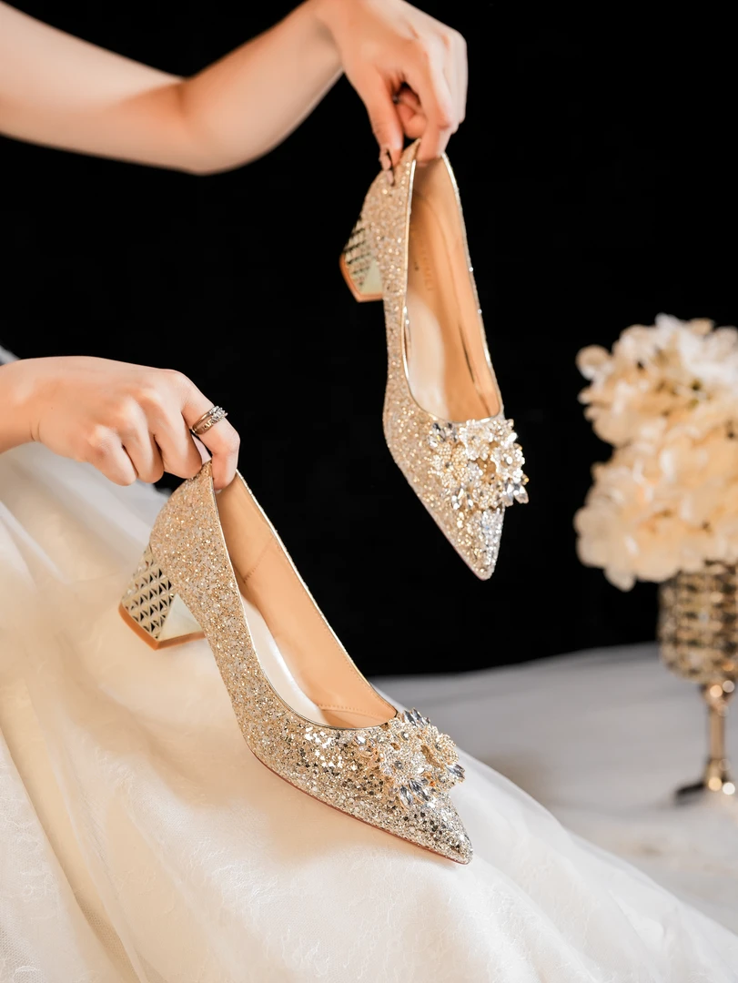 【平底2厘米.粗跟5厘米】水晶平底婚鞋粗跟孕妇可穿金色亮片新娘鞋