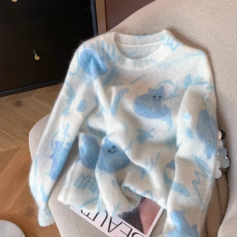 【蓝色猫】设计感猫咪印花钉珠软糯套头慵懒减龄马海毛针织衫Y6908