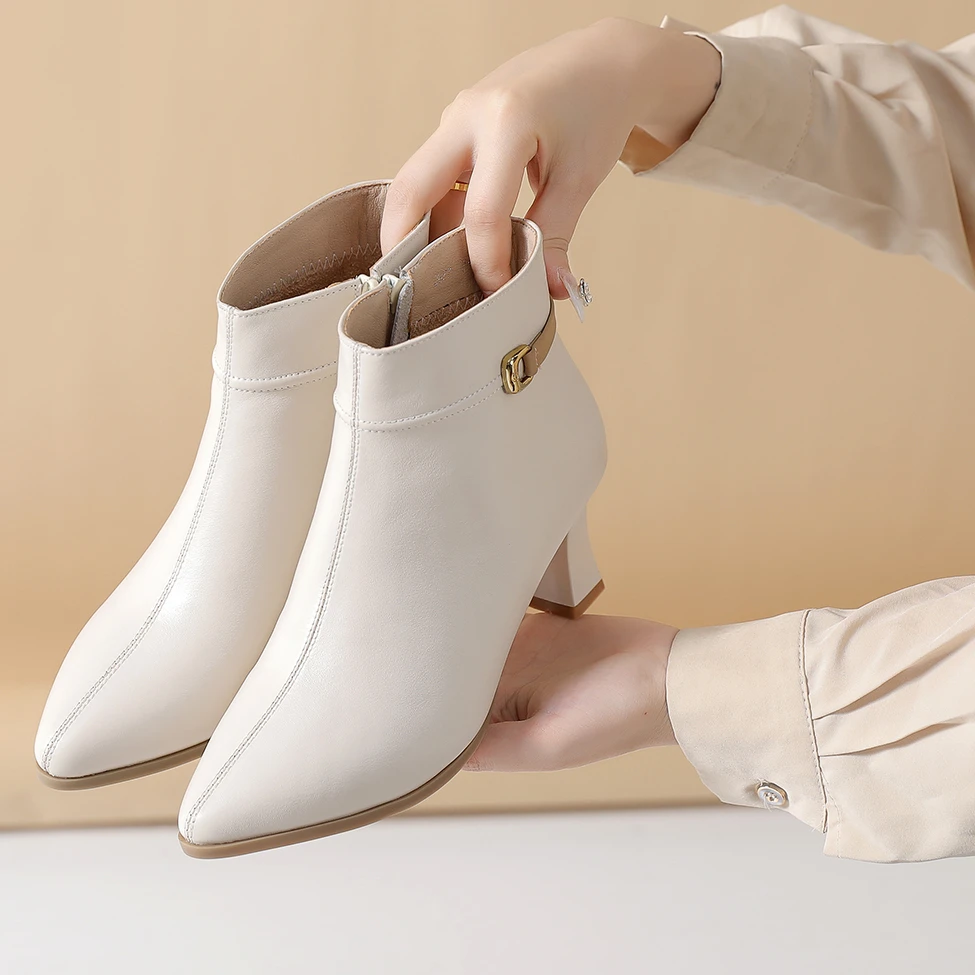 2024厚底马丁靴女秋冬新款加绒真皮尖头英伦风高跟小个子廋廋短靴